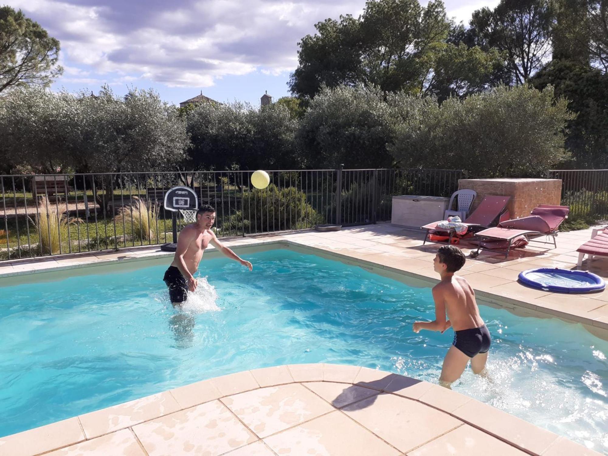 La Clastre Location D'Un Studio Avec Piscine Et Clim Pres D'Uzes Bourdic Экстерьер фото